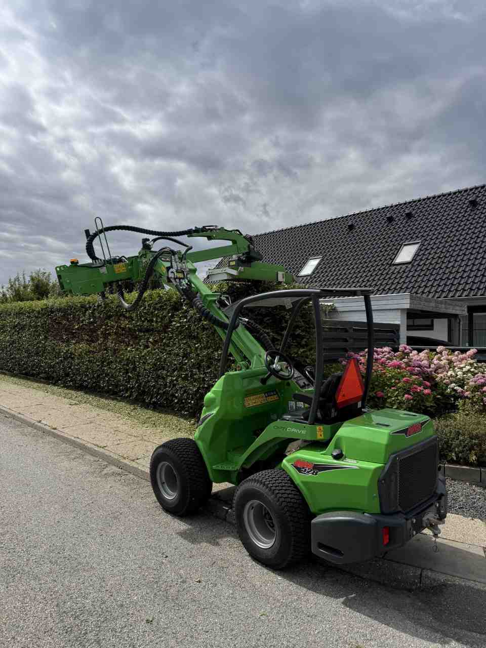 Avant klipper bøgehæk